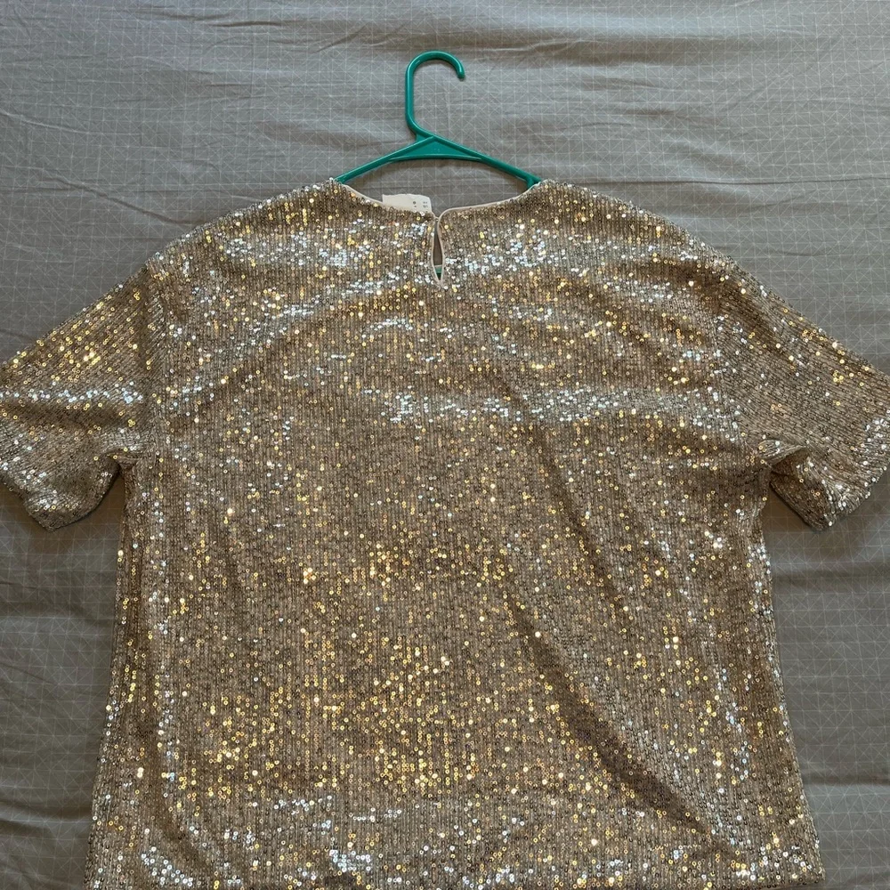 H&M Top - Picture 2 of 2